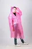 Enamórate de los días lluviosos impermeable portátil tipo 1066 PE regalo para senderismo al aire libre poncho de viaje desechable de nuevo material