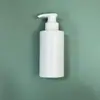 Empaque de Fábrica para Artículos de Tocador: Botella de Champú de Plástico de 300 ml, Botella Blanca de Gel de Ducha de 500 ml