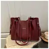 Bolso Retro de Moda de Alta Gama para Viajes Cotidianos 2025 Otoño e Invierno Nuevo Bolso de Hombro Grande de Capacidad para Mujer Bolso Tote de Trabajo