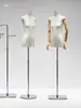 Accesorios para tienda de ropa estilo coreano nuevo maniquí de medio cuerpo cuerpo plano pecho pequeño soporte de exhibición ropa de mujer