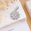 Colgante de collar con girasol y trébol, microincrustaciones de circonita, para mujer, accesorios de diseño de lujo discreto de nicho, venta al por mayor