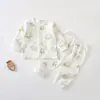 Conjunto de duas peças de algodão puro para bebê, adequado para bebês de 0 a 1 ano, inclui um cardigã de algodão Classe A e calça com botões entre as pernas ajustável, disponível para meninos e meninas