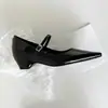 Versión de piel~Zapatos Mary Jane de estilo francés, bellamente diseñados con un tacón sutil, con un diseño de una sola tira, apertura poco profunda y estilo versátil, perfectos para el atuendo de trabajo de mujer y con punta fina