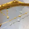 Nuevo Brazalete Cadena Clavícula Flor de Rosa con Diamantes y Estrellas, Collar Floral Inspirado en Celebridades, Set de Lujo Ligero de Gama Alta