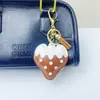 Llavero Creativo de Fresa con Borla de Cuero PU para Llaves de Coche Colgante de Bolso Accesorios Lindos para Auriculares Regalo
