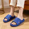 Chinelos de Cristal com Ar Condicionado para Dropshipping, Chinelos de Banho à Prova de Vazamento, Novos Chinelos de Plástico Antiderrapantes para Homens, Chinelos de Banheiro para Casais