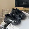 Tênis Esportivo de Solado Grosso para Mulheres 2026 Primavera e Outono Novo Estilo Sola Plataforma Aumenta Altura Tênis Casuais Retro Sapatos Brancos