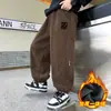 Z1353 Pantalones Largos Sueltos de Invierno para Niño de Terciopelo de una Pieza con Forro Polar Engrosados para Niños Medianos y Grandes Pantalones Casuales de Moda