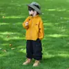 Conjunto de Corta-Vento Duas Peças para Meninos Primavera e Outono, Estilo Coreano, Jaqueta Esportiva com Capuz Estilosa e Descolada para Crianças Pequenas