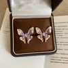 Brincos de Tarraxa Borboleta Coloridos 3D em Esmalte Inspirados em Design para Mulheres, Doces e Descolados, Estilosos e Modernos, Brincos Elegantes para o Dia a Dia