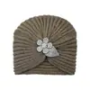 Chapéu de Tricô Floral com Strass Estilo Europeu e Americano, Gorro Transfronteiriço, Chapéu de Lã com Padrão de Folhas, Chapéu Quente Protetor de Orelhas