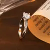 Moda Transfronteriza Compromiso Europeo y Americano Anillo de Diamante Cuadrado Princesa Temperamento Joyería Exquisita Anillo Abierto de Gama Alta