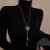 Acessórios de Roupa Outono e Inverno, Colar Longo de Rosa da Moda para Mulheres, Corrente de Suéter Simples Coreana Versátil, Acessórios de Corrente Pendurados