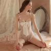 Ropa interior sexy femenina de agua muerta, mono abierto sexy femenino de encaje caliente tentación uniforme hueco una generación de cabello