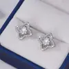 Novos Brincos Vazados de Estrela com Microincrustação de Zircônia em Cobre para Mulheres, Estilo Coreano e Japonês, Brincos de Moda Ins de Luxo Leve com Temperamento Venda por Atacado