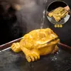 Enfeite de Pet de Chá Sapo Dourado Que Pode Mudar de Cor, Atrair Riqueza e Servir como Decoração de Chá, Decoração de Mesa de Chá de Argila Roxa e Acessório para Conjunto de Chá Kung Fu