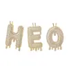 Novo hip hop europeu e americano com zircônia incrustada, coroa, pingente de letra em forma de gota d'água, acessórios de corrente de suéter da moda Coringa, atacado