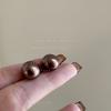 Brincos Pérola de Pão Cozido Cor Marrom Mocha para Mulheres Retrô Francês Simples Elegante de Alta Qualidade Moda Outono e Inverno Brincos Versáteis Brincos