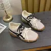 Sapatos Morais de Treinamento com Plataforma para Aumento de Altura para Mulheres, Sapatos de Corte A com Formato de Meia-Lua e Solas em Meia-Lua, Novos Sapatos Casuais Outono e Inverno Estilo Forrest Gump para Mulheres
