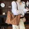 Bolso Retro de Gamuza y Felpa Otoño e Invierno para Mujer 2026 Nuevo Bolso de Hombro Individual para el Trabajo Bolso Tote Relajado de Mano