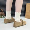 Nuevos mocasines slip-on de suela blanda y talla grande para mujer, versátiles y fáciles de llevar, con detalles de hebilla, en estilo retro