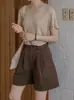 Camiseta transpirable de manga corta con mezcla de ramio y textura de copo de nieve, cuello en V bordado, elegante para ir al trabajo