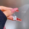 [Acero de Titanio] Lujo Ligero Micro-incrustado Oro Real Ojo de Gato Trébol de Cuatro Hojas Collar para Mujer Nueva Cadena de Arco Sentido de Diseño de Nicho de Lujo Ligero