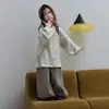 Suéter de Punto Dulce Estilo Coreano para Niñas Colección Otoño 2026 Ropa Infantil Pantalones Casuales de Pana a Rayas Conjunto de Dos Piezas Moderno