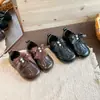 Zapatillas de entrenamiento alemanas retro con pedrería para mujer, moda versátil casual de otoño 2026, con velcro, planas cómodas, estilo Forrest Gump