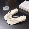 Chinelos de Sola Grossa para Mulheres 2026 Verão Novo Estilo Chinelos Vermelhos de Salto Alto para Mulheres Usarem Fora, Sandálias de Praia Fada