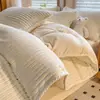 Conjunto de Quatro Peças em Malha Leite com Listras Catiônicas Outono/Inverno Espessado Quente Coral Fleece Flanela Dupla Face Roupa de Cama