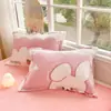 Fundas de Almohada Espesas de Terciopelo de Leche para Invierno 48X74 Fundas de Almohada de Terciopelo de Coral de Dibujos Animados para Uso en el Hogar Fundas de Almohada de Terciopelo de Copo de Nieve