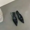 Sandalias de malla transpirable de tacón de aguja estilo francés para mujer, punta cerrada, 2025 nuevo verano, zapatos tejidos de punta