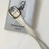 Cinto de Couro Vintage com Tachas para Mulheres, Larga, Versátil, Tendência Estilo Ins, Design Simples e Fashion
