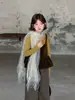 Conjunto de suéter forrado de terciopelo para niña de otoño e invierno, camiseta de manga larga estilo retro coreano color amarillo mostaza y pantalones de pierna ancha, conjunto de tres piezas
