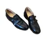 Versão em couro de vaca mocassins slip-on estilo britânico para mulheres sapatos pequenos de couro versáteis de sola grossa salto grosso velcro sapatos únicos da moda