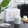 Amazon se especializa en Tazas Cerámicas Nórdicas con Patrones de Mármol y Cucharas, Vasos de Agua, Tazas de Café y Cajas de Regalo que se Pueden Personalizar