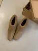 Zapatos retro de mujer de nicho estilo francés, nuevos modelos de otoño e invierno, forrados de felpa, cálidos zapatos peludos sin cordones, zapatos de algodón