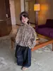 Chaqueta de Leopardo y Cuadros Otoño 2026 de Cheese and Meow Boys, Estilo Coreano Moderno y Genial, Cuello Alto Retro, Corte Holgado para Niños