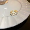 Anillo Geométrico de Circonita Vintage Nicho de Gama Alta Anillo para Dedo Índice Moda Retro Joyería de Lujo Ligero para Mujeres