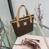Bolsa Cesta de Verduras Florales, Herrajes Texturizados, Bolso de Hombro Elegante, Bolso de Mano con Estampado de Aros, Bolso Cubo a la Moda