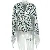 Camiseta casual feminina de manga longa, gola V, design assimétrico curto, estampa de leopardo, estilo europeu e americano, confortável, corte solto, novo top