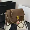Bolsa de ombro portátil com corrente retrô para mulheres 2023 nova de alta aparência moderna versátil bolsa mensageira de celebridade da internet atacado