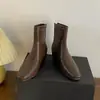 Botas de Cano Curto Quadradas Retro com Salto Baixo Femininas 2026 Outono/Inverno Novas Versáteis com Zíper nas Costas Elegantes para o Trabalho Moda