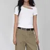 Camiseta Roja de Moda con Diseño Hueco de Manga Corta y Hombro Normal para Mujer, Diseño Único, Nuevo Estilo de Verano, Top Básico Ajustado para Mujer