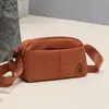 Bolso pequeño cuadrado para mujer 2026 verano nuevo moda versátil ligero para hombro y bandolera para viajes y desplazamientos, bolsa pequeña para teléfono