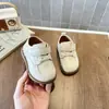 Sapatos de Bebê para Dropshipping, Sapatos Pequenos de Couro Estilo Britânico, Sapatos de Bebê para Meninos e Meninas, Sapatos para Crianças Pequenas, Sapatos Infantis com Solado de Borracha, Sapatos Individuais