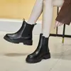 Outono e inverno de 2023 Novas botas curtas plataforma de couro Chelsea estilo britânico para mulheres, versáteis, para motocicleta, cano fino, botas Martin