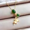 Corrente de clavícula de ouro com areia de jade branco urso com balão na mão lindo pingente estilo antigo fofo simples feminino