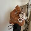 Bolso para niños, otoño e invierno, nuevo, coreano del Sur, bonito bolso de muñeca de lana, elegante bolso cruzado para niña estudiante, bolso de accesorios
